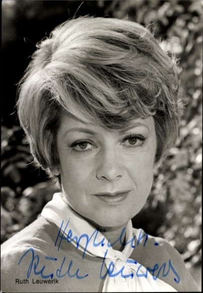 Ak Schauspielerin Ruth Leuwerik, Portrait, Autogramm