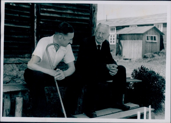 Foto Nürnberger Prozess, Dr. Hjalmar Schacht im Internierungslager Ludwigsburg, von Petersdorff