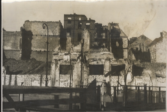 Original Foto Berlin Friedrichshain, Häuserruinen am Strausberger Platz, um 1945/46