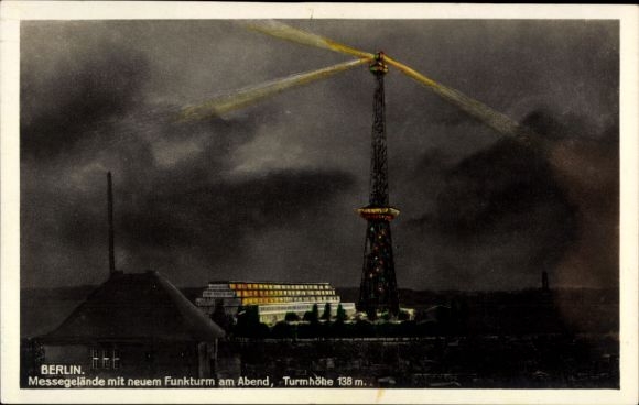 Ak Berlin Charlottenburg Westend, Messegelände mit neuem Funkturm am Abend