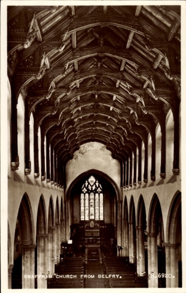 Ak Swaffham Norfolk England, Sankt Peter Kirche, Innenansicht vom Glockturm