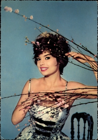 Ak Schauspielerin Pascale Petit, Portrait