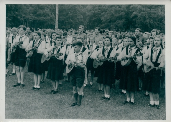 Foto Max Schirner Berlin, Treptower Festwiese, Fest der Jung Pioniere, Instrumentengruppe