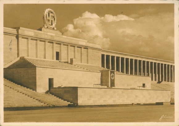 Ak Reichsparteitagsgelände Nürnberg, Zeppelinfeld, Mittelteil der Haupttribüne