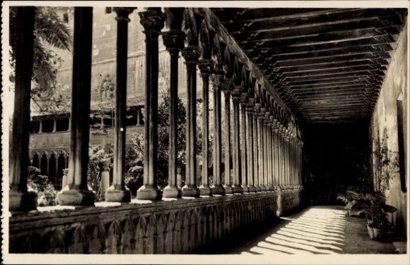 Ak Palma de Mallorca Balearische Inseln, Korridor mit Säulen, Schatten, Pflanzen,  Kloster San Fr