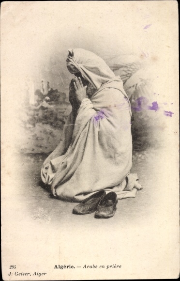 Ak Algerien, Arabe en priere, betender Araber, Maghreb