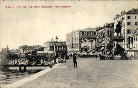 Ak Venezia Venedig Veneto,  Riva degli Schiavoni, Monumento Vittorio Emanuele, Statue, Hafen