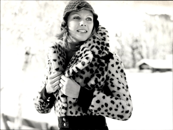 Foto Mode, Pelzjacke aus Bayer-Textilfaser, Modell Atelier Girmes