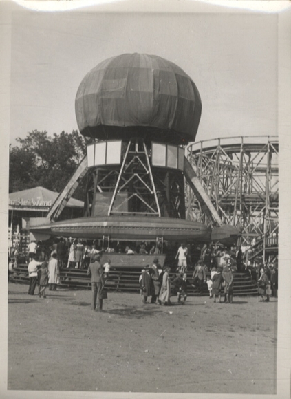 Original Foto Berlin Treptow, Vergnügungspark, Karussell, um 1948