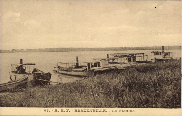 Ak Brazzaville Französisch Kongo, Boote am Ufer, Flusslandschaft,  A. E. F.