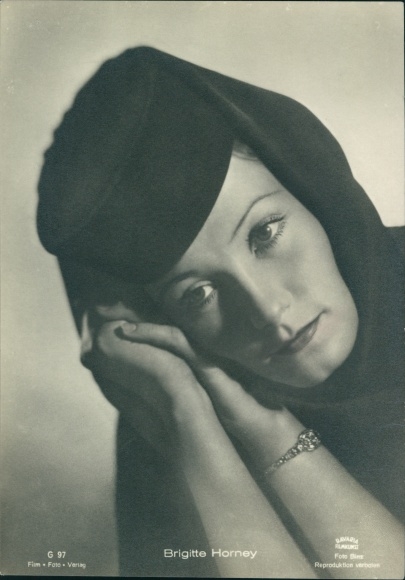 Ak Schauspielerin Brigitte Horney , Portrait