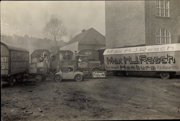Foto Ak Hamburg Eimsbüttel Harvestehude, Fa. Max H. J. Resch, Möbeltransporte, LKW, Fuhrpark