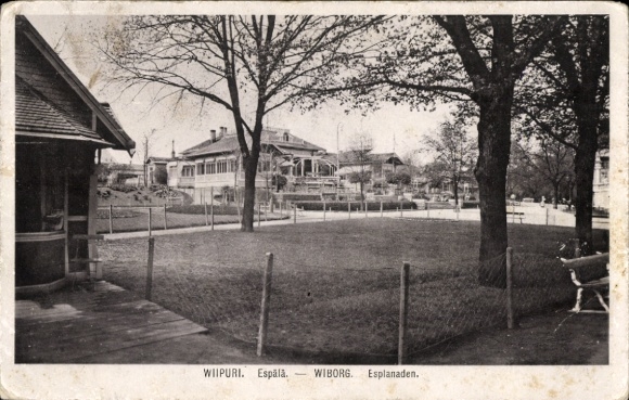 Ak Wyborg Wiborg Viipuri Russland, Wiese, Bäume, Gebäude,  aus  Text in Deutsch