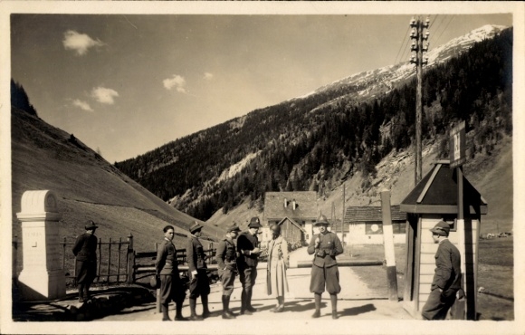 Ak Brenner Tirol, An der Grenze, Brennerpass, Zoll