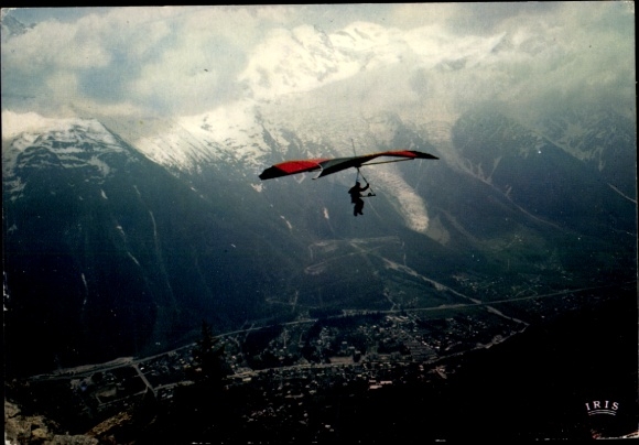 Ak Paraglider über dem Tal von Chamonix Mont Blanc