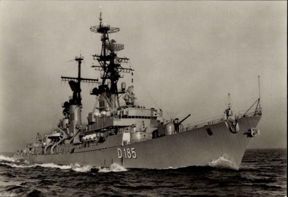 Ak Zerstörer Lütjens D 185 auf hoher See