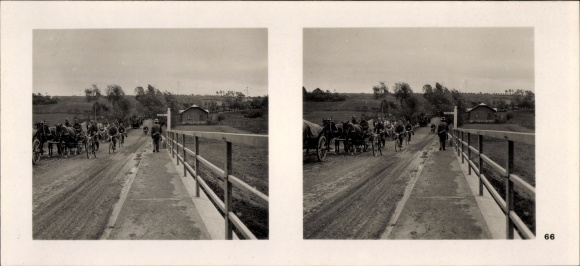 Stereo Raumbild Foto "Die Soldaten des Führers im Felde", Nr. 66, Truppen passieren den San
