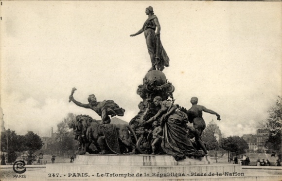 Ak Paris XII, Le Triomphe de la République, Place de la Nation