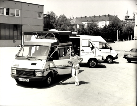 Foto Auto, Transportwagen VTR, Frau, Video Technik München