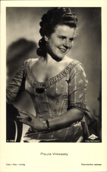 Ak Schauspielerin Paula Wessely, Portrait