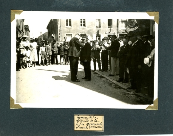 Foto La Chapelle d'Aligné Sarthe, Remise de la Medaille de la Police Municipale