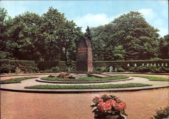 Ak Berlin Lichtenberg Friedrichsfelde, Gedenkstätte der Sozialisten