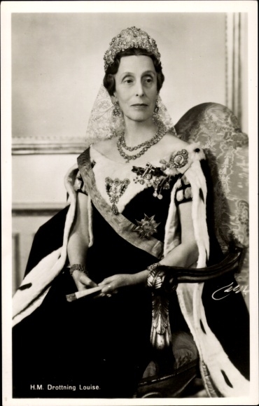 Ak Louise Mountbatten, Königin von Schweden, Portrait