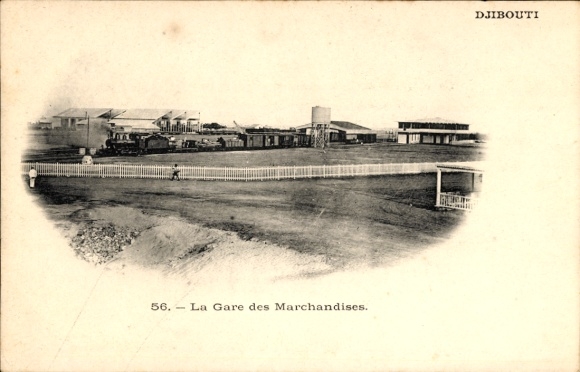 Ak Djibouti Dschibuti, Bahnhof, Züge, Lagerhäuser, Zäune
