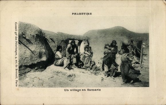 Ak Samaria Samarien Israel, Schwarz-Weiß-Foto, Dorf in Samarie, Menschen in traditioneller Kleidu