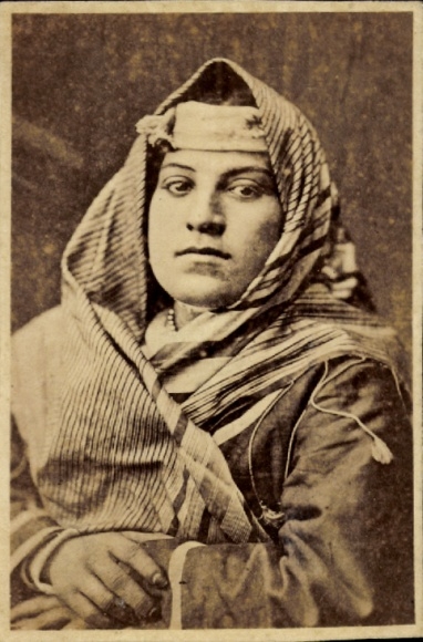 CdV Araberin, Portrait mit Kopftuch