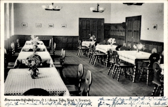 Ak Żary Sorau Niederlausitz Ostbrandenburg, Kameradschaftsheim, Tische mit Blumen, einfache Einri