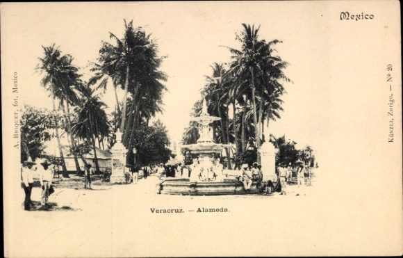 Ak Veracruz Mexico, Brunnen, Palmen, Menschen,  Alameda, Schwarz-Weiß-Foto