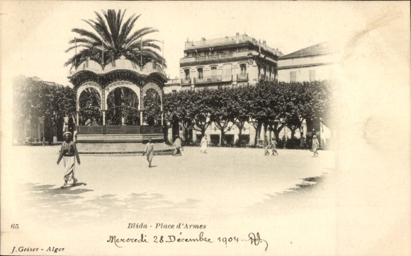 Ak Blida Algerian, Place d'Armes, Platz und Pavillon, Passanten