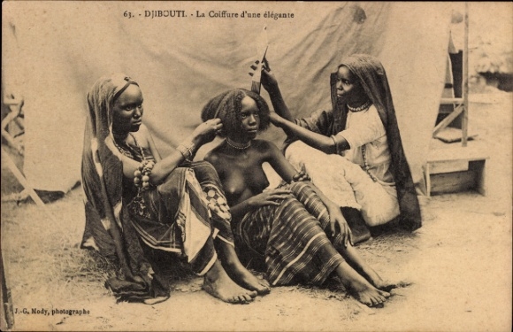 Ak Djibouti Dschibuti, Seance de coiffure