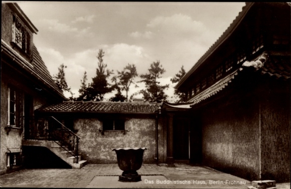 Ak Berlin Reinickendorf Frohnau, Das Buddhistische Haus, Innenhof
