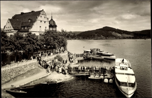 Ak Saalburg Thüringen, Stausee Bleiloch Saaletalsperre, Schifffahrt am HO Hotel Kranich