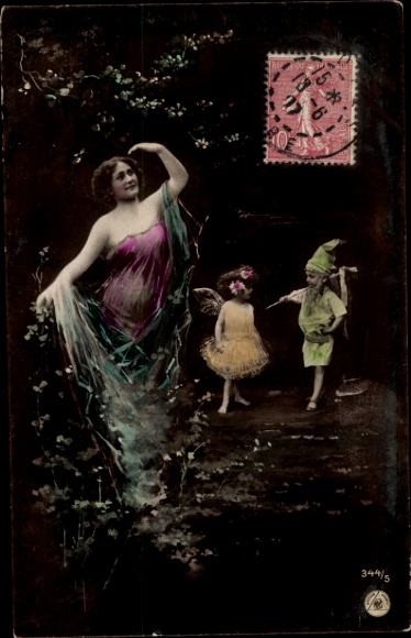 Ak Frau als Mutter Natur, Blumen, Kinder als Engel und Zwerg, Portrait, NPG 344/5