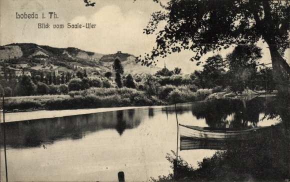 Ak Lobeda Jena Thüringen, Landschaft am Fluss, Blick vom Saale-Ufer, Bäume, Boot