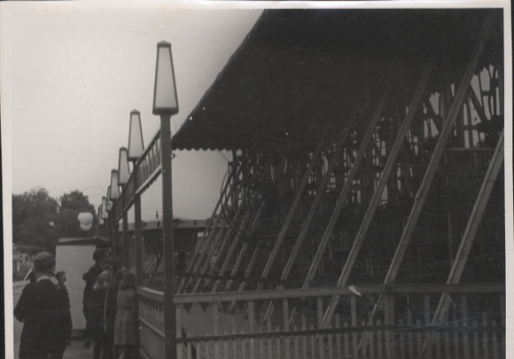 Original Foto Berlin Treptow, Vergnügungspark, Konstruktion der Achterbahn, um 1947