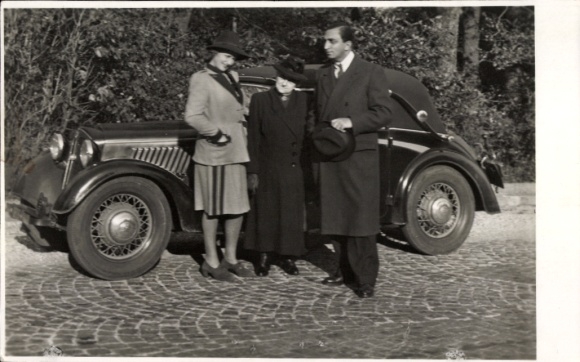 Foto Ak Menschen am Auto, Familie, Kahlenberg, Oktober 1947