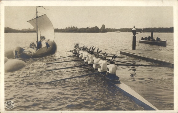 Ak Menschen beim Rudern, Kajak, Kinder im Segelboot