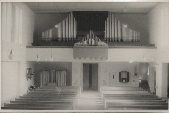 Original Foto Berlin Schmargendorf, Salvatorkirche, Innenansicht mit Blick zur Orgel, um 1948
