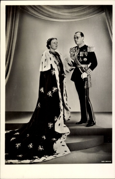 Ak Königin Juliana der Niederlande, Umhang