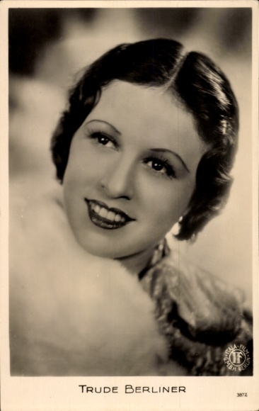 Foto Ak Schauspielerin Trude Berliner, Portrait