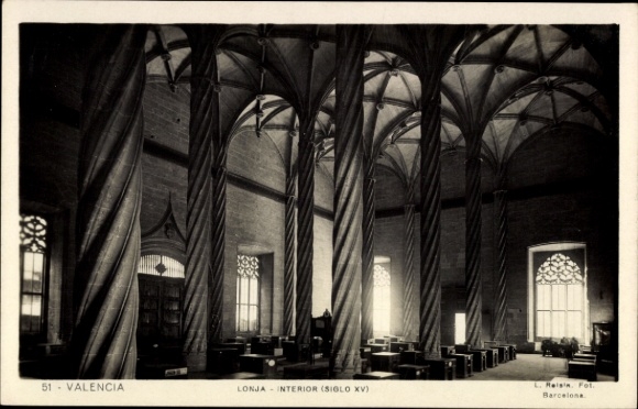 Ak Valencia Stadt Spanien,  Lonja, Innenansicht, Säulen, Fenster
