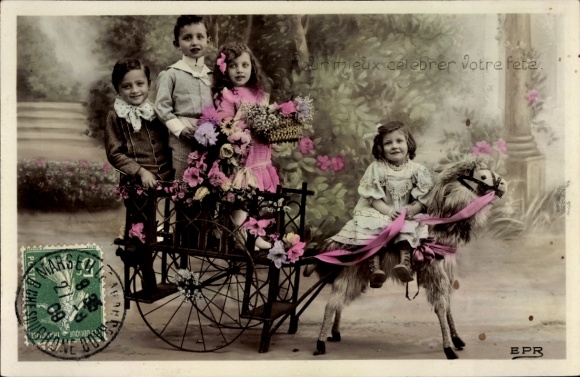 Ak Portrait vierer Kinder im Wagen