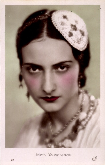 Ak Miss Yougoslavie, Schönheitskönigin, Portrait, Kopfschmuck