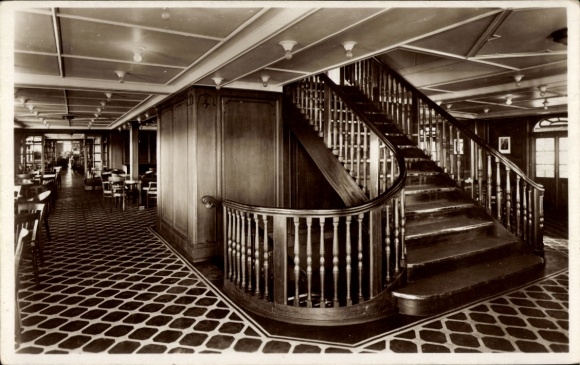 Ak HSDG Passagierschiff MS Monte, Treppenhaus mit Salonflucht, Innenansicht
