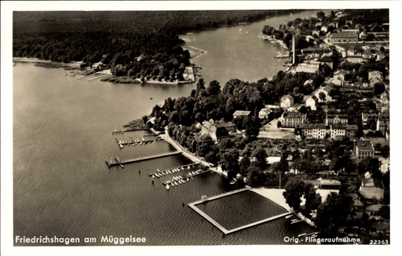 Ak Berlin Köpenick Friedrichshagen, Luftaufnahme des Müggelsees, Boote, Ufer, Häuser