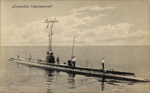 Ak aufgetauchtes deutsches Unterseeboot